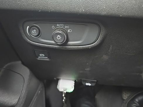 Used 2019 GMC Terrain SLE FWD image 10