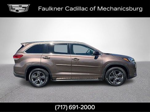 Used 2019 Toyota Highlander Limited Platinum AWD/4WD image 4