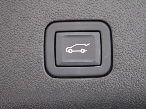 Used 2024 Chevrolet Tahoe Z71 w/ Z71 Off-Road Package image 16