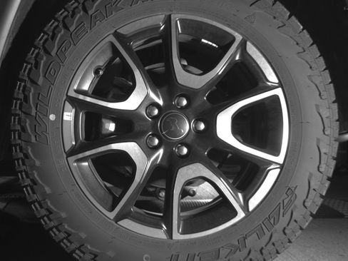 Used 2025 Jeep Compass Trailhawk AWD/4WD image 14
