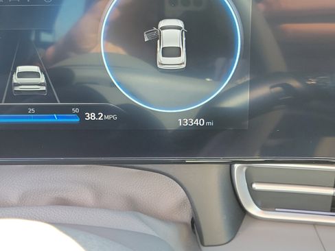 Used 2025 Hyundai Elantra SEL image 25