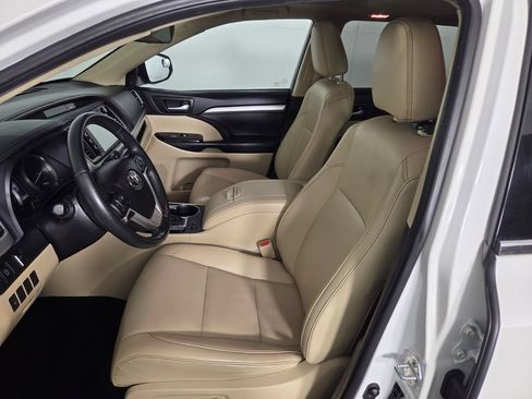 Used 2019 Toyota Highlander XLE FWD image 9