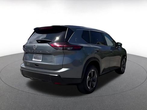 Used 2025 Nissan Rogue SV AWD/4WD image 15