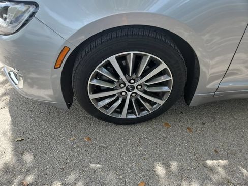 Used 2020 Lincoln MKZ FWD image 14