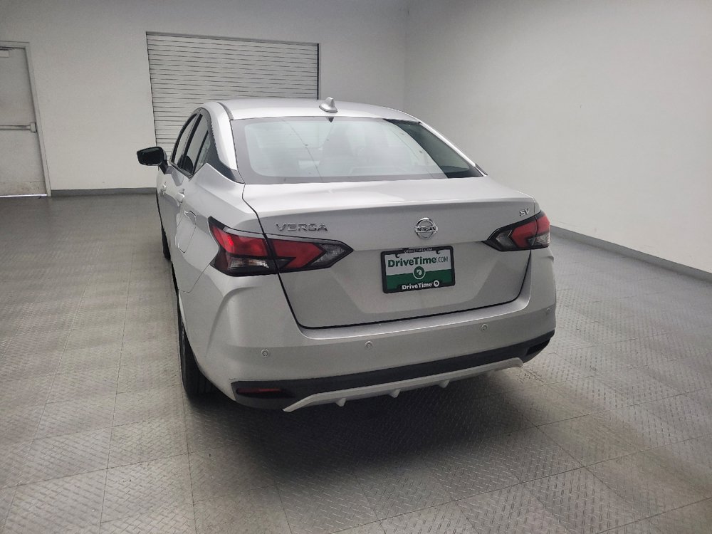 Used 2021 Nissan Versa SV FWD image 6
