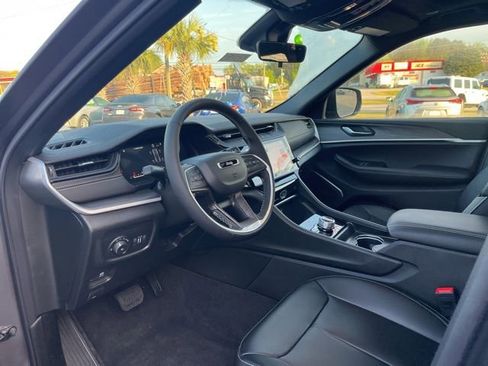 New 2026 Jeep Grand Cherokee Limited w/ Limited Altitude Package AWD/4WD image 6