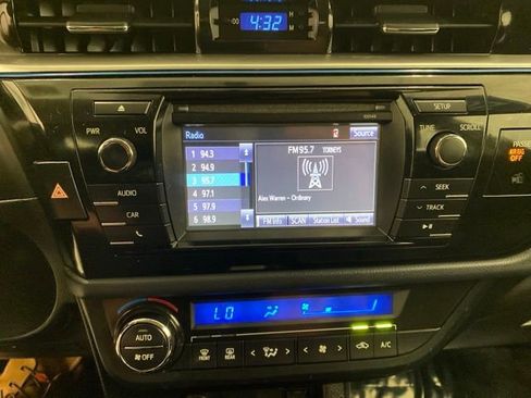 Used 2015 Toyota Corolla S FWD image 19