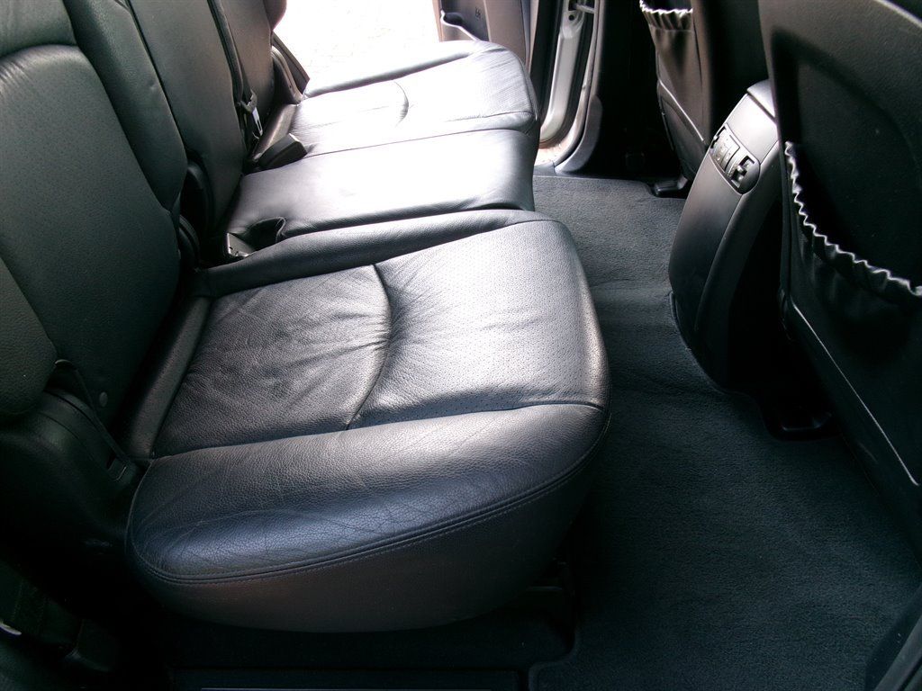 Used 2009 Kia Borrego EX w/ Premium Pkg RWD image 28