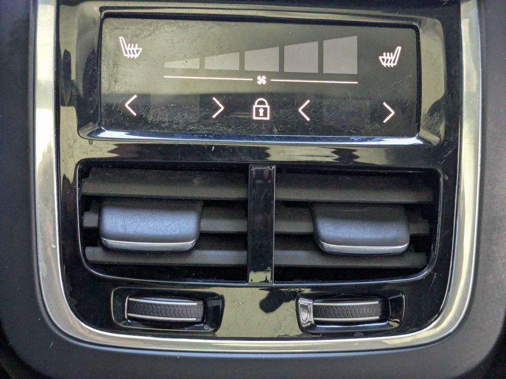Certified 2023 Volvo XC90 B6 Ultimate AWD/4WD image 21