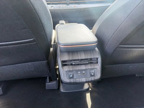 Used 2024 Nissan Ariya FWD image 15