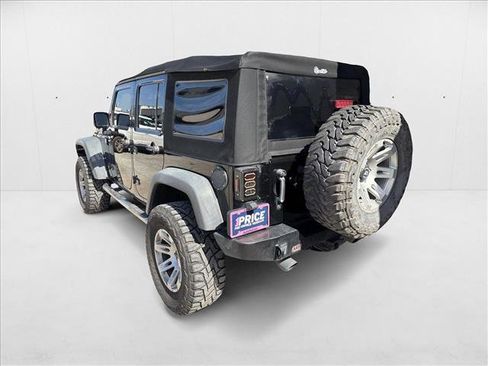 Used 2014 Jeep Wrangler Unlimited Rubicon image 4