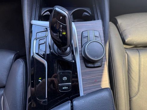 Used 2022 BMW 540i w/ M Sport Package RWD image 22