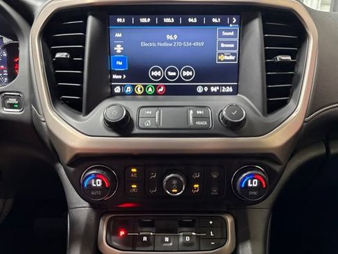 Used 2021 GMC Acadia Denali w/ Denali Technology Package FWD image 9