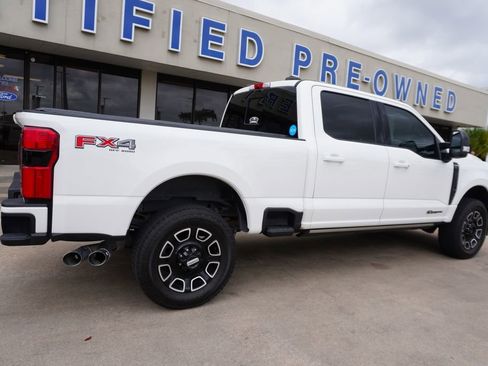 Used 2025 Ford F250 Platinum image 6