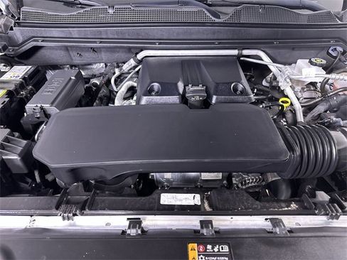 Used 2024 Chevrolet Colorado LT w/ LT Convenience Package II image 31