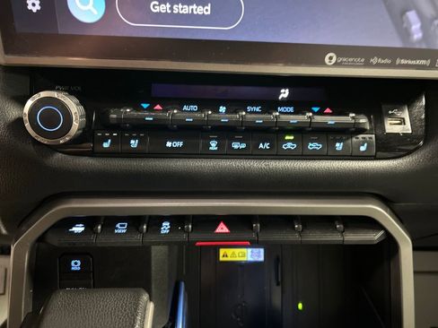 Used 2023 Toyota Tundra Limited image 17