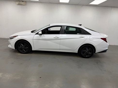 Used 2021 Hyundai Elantra SEL FWD image 2