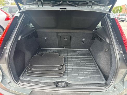 Used 2026 Volvo XC40 B5 Plus AWD/4WD image 34