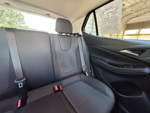 Used 2025 Buick Encore GX Preferred AWD/4WD image 36