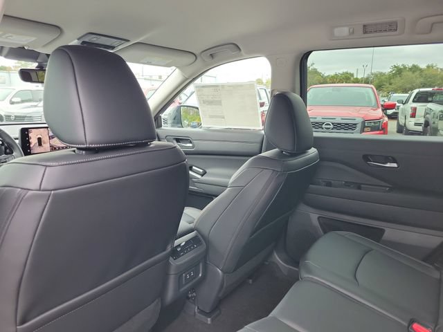 New 2026 Nissan Pathfinder SL FWD image 24