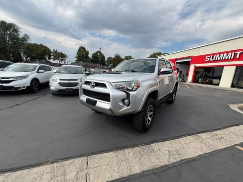 Used 2021 Toyota 4Runner TRD Off-Road Premium w/ Moonroof Package image 4