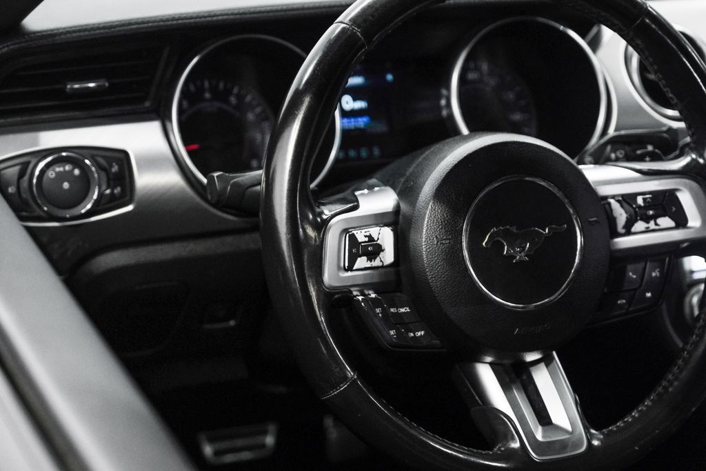 Used 2019 Ford Mustang Coupe RWD image 21