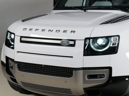Used 2025 Land Rover Defender 90 X-Dynamic SE AWD/4WD image 25