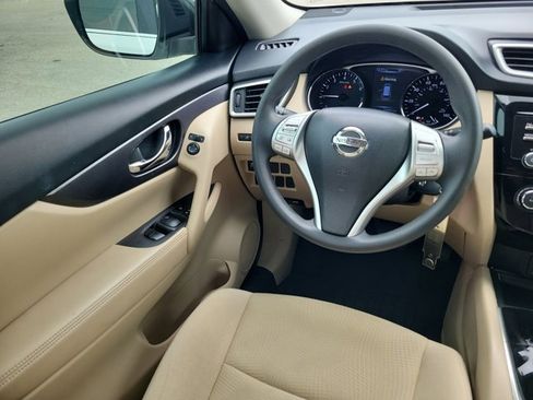 Used 2016 Nissan Rogue S w/ Appearance Package image 19