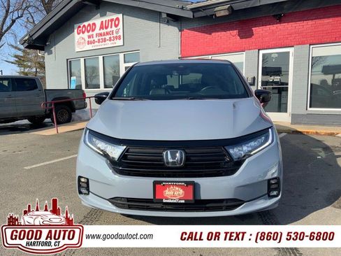 Used 2024 Honda Odyssey Sport image 3