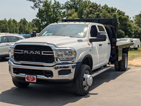 New 2024 RAM 5500 Tradesman w/ Chrome Appearance Group image 4