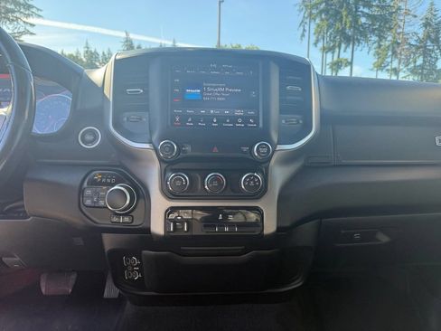 Used 2020 RAM 1500 Big Horn AWD/4WD image 16