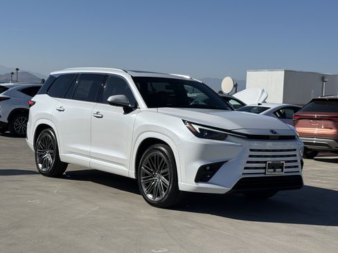 New 2026 Lexus TX 350 AWD image 2