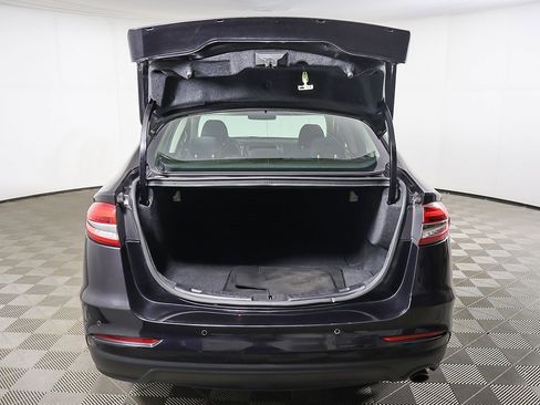 Used 2020 Ford Fusion SE image 12