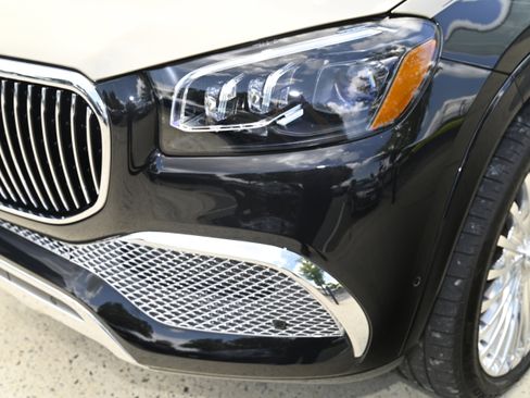 Used 2023 Mercedes-Benz Maybach GLS 600 4MATIC image 73