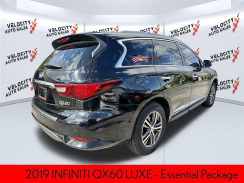Used 2019 INFINITI QX60 Luxe w/ Essential Package image 3
