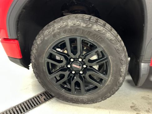 Used 2024 GMC Sierra 1500 Pro w/ Graphite Edition AWD/4WD image 9