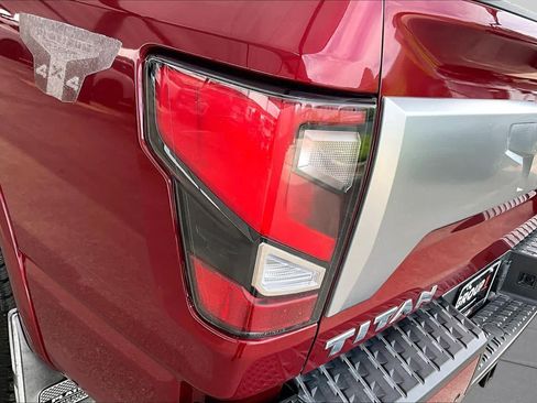 Used 2021 Nissan Titan Platinum Reserve w/ Moonroof Package AWD/4WD image 29
