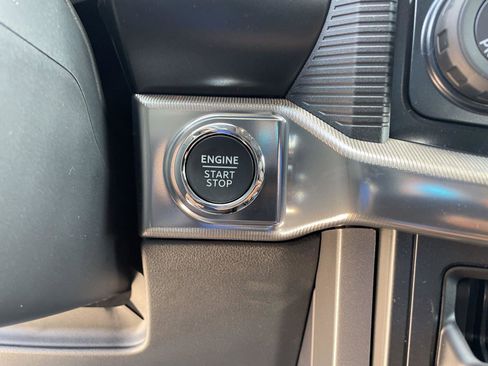 New 2025 Ford F150 Lariat w/ Equipment Group 502A High image 17