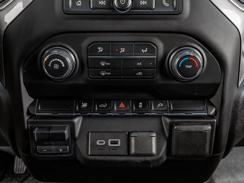 Used 2022 Chevrolet Silverado 2500 Custom w/ Custom Convenience Package image 20