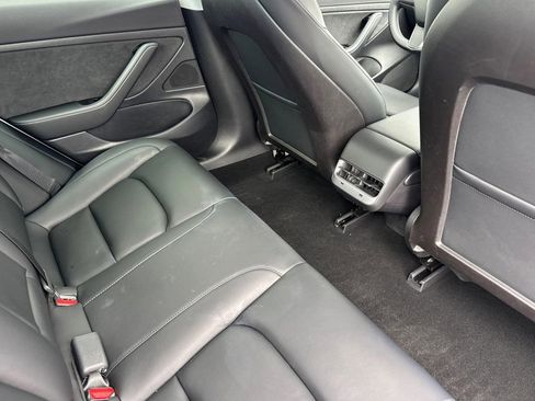 Used 2020 Tesla Model 3 Standard Range RWD image 29