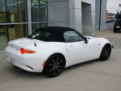 Used 2024 MAZDA MX-5 Miata Grand Touring w/ Weather Package image 3