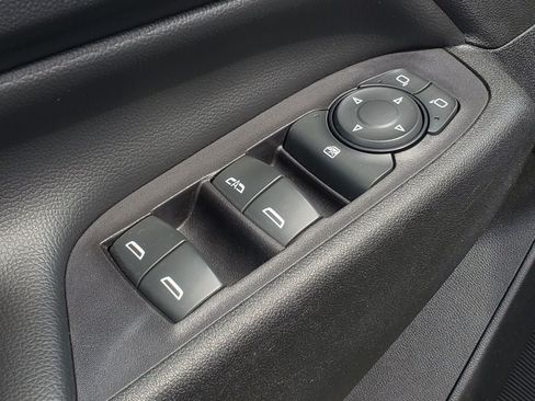 Used 2019 Chevrolet Equinox LT w/ Driver Convenience Package FWD image 8