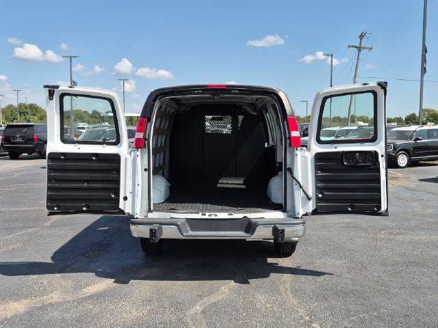 Used 2024 GMC Savana 2500 w/ Driver Convenience Package RWD image 7