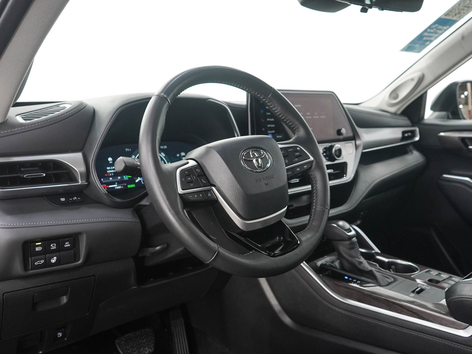 Used 2025 Toyota Highlander Platinum AWD/4WD image 27