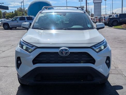 Used 2022 Toyota RAV4 XLE Premium image 9