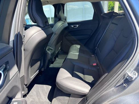 Used 2020 Volvo XC60 T6 Momentum AWD/4WD image 35
