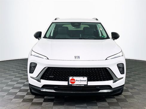 Used 2024 Buick Envision Sport Touring image 2