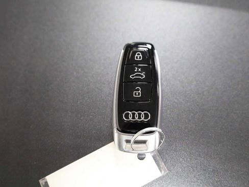 Used 2025 Audi Q8 Premium Plus w/ Premium Plus Package image 41