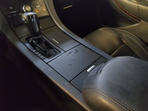 Used 2015 Ford Taurus Limited FWD image 26