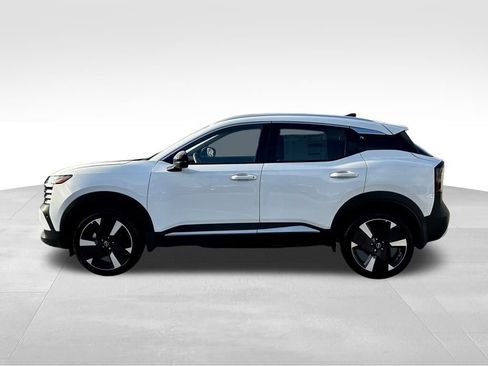 New 2026 Nissan Kicks SR image 9